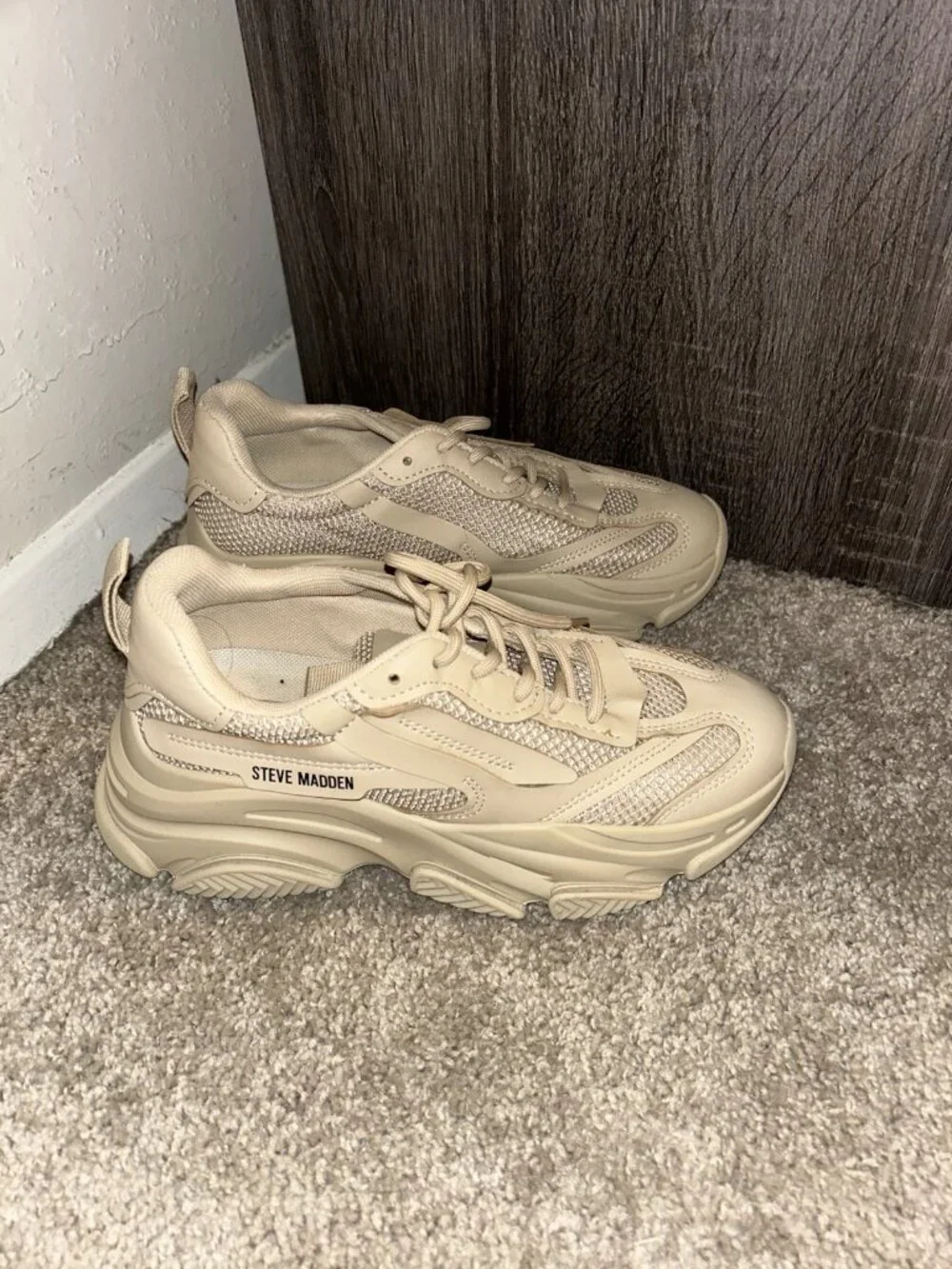 Steve Madden Tan Chunky Possession Athletic Sporty Sneakers Size 7